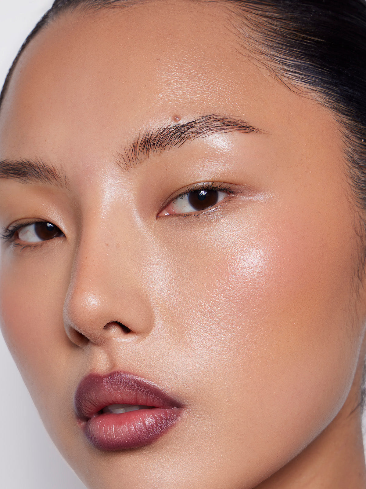 REFY - Blur Liner in the colour PLUM